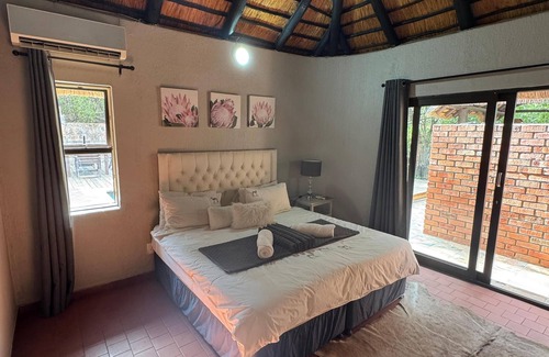 Marloth Park Bed & Breakfast | Singwe Private Safari lodge