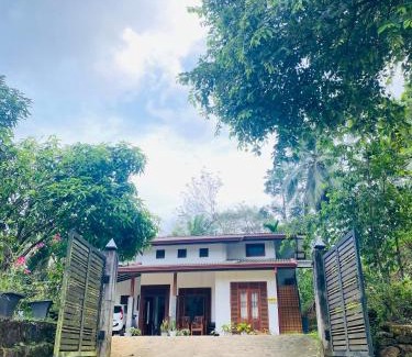 Nelluwa House | Sinharaja River Face holiday