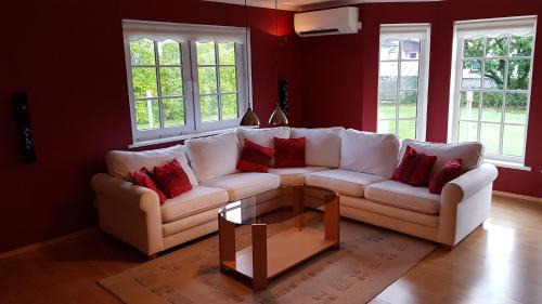 Kuressaare House | Sinilille 7 Holiday Home