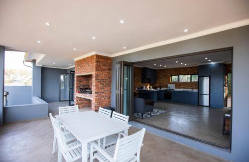 Broederstroom Apartment | Sink Huis at Benlize