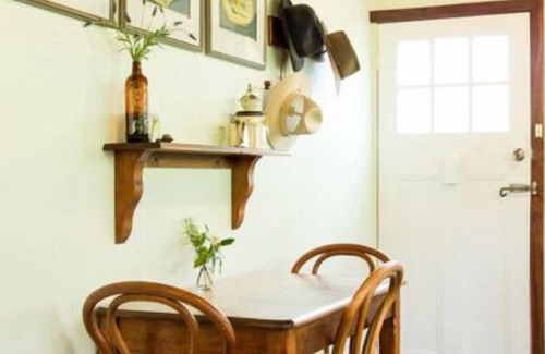 Maldon House | Sinnamon's Cottage Maldon Victoria