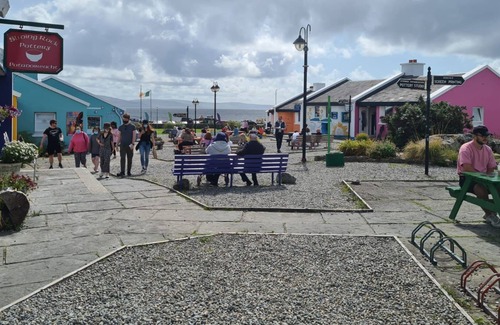 Rossaveel House | Sioscadh na Mara (Sea Whisper)