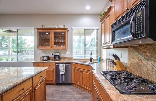 Temecula House | Sip and Swim Just Minutes From Temecula's Wine Country