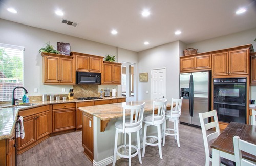 Temecula House | Sip and Swim Just Minutes From Temecula's Wine Country