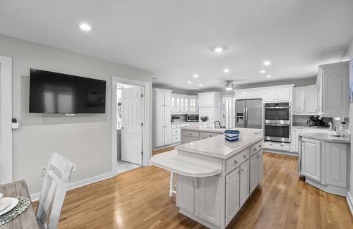 Westport Villa | Sip, Sip Away by AvantStay | Pool + Hot Tub