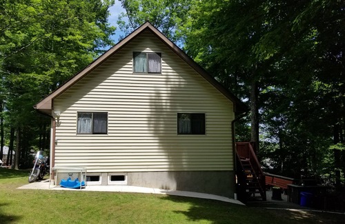 Greentown House | Sip your coffee in the forest. House close to Wallenpaupack Lake!