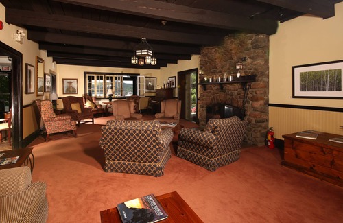 Eagle Lake Hotel | Sir Sam's Inn & Waterspa - Adults Only