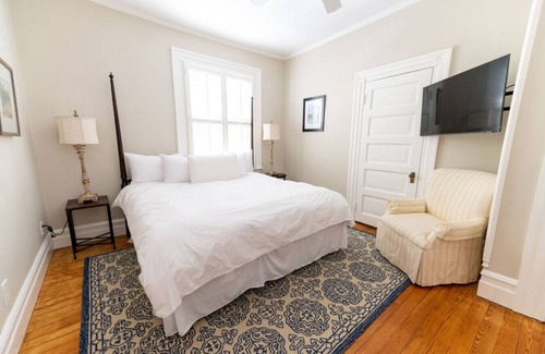 Edenton Bed & Breakfast | Siren Room - Captain's Quarters Inn, Downtown Historic Edenton