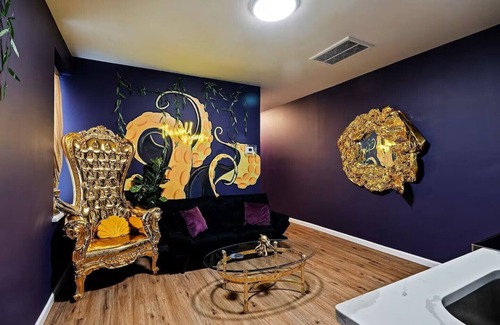 North Philadelphia East Apartment | Siren's Cozy Cove w/Adult Playroom in Center CITY