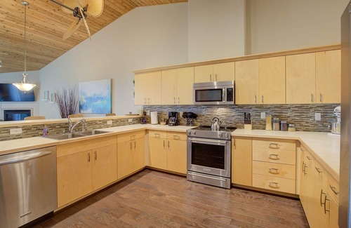 Ocean Shores Condo | Siren's Serenity Condominium - Oyhut Bay Seaside Village
