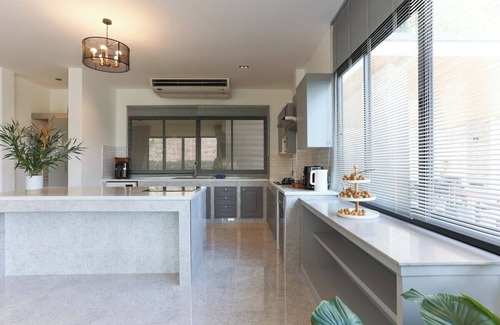 Wichit House | Sirinary Villa Amazing Sea View!