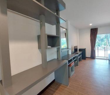 Thong Chai Hotel | Sisina Resort