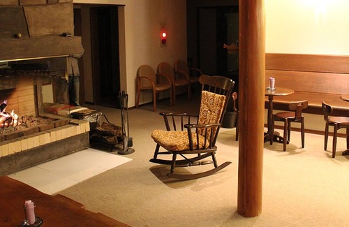 Appi Onsen Cottage | Sister building Earth color Peace building No / Hachimantai Iwate