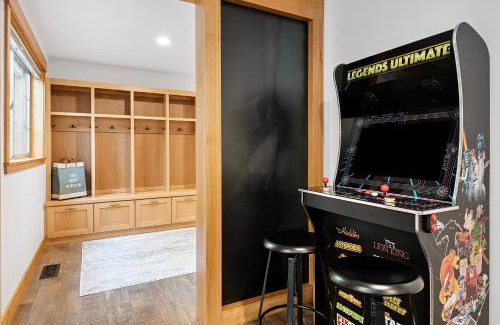 Sisters House | Sisters Basecamp - Meredith Lodging