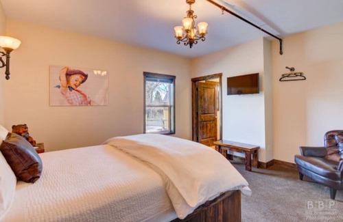 Sisters Hotel | Sisters Bunkhouse - #2 of 4 rooms