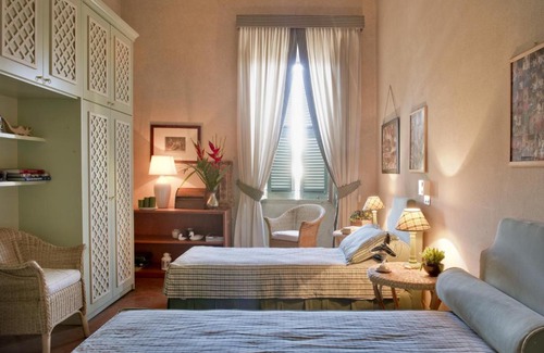 Bornato Villa | Sisters House