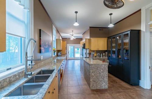 Fairbury House | Sisters Inn-Family Suite