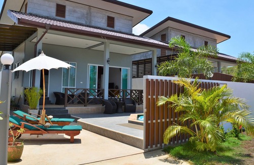 Ko Lanta Villa | Sitara Villa 1, two bedroom modern style villa with private pool & garden