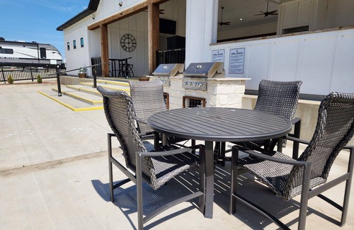 Kerens RV Rental | Site 148 @ Peninsula Point