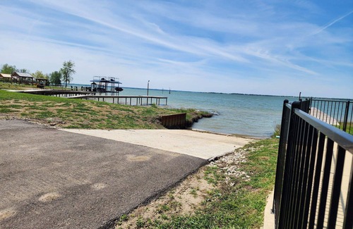 Kerens RV Rental | Site 22 @ Peninsula Point