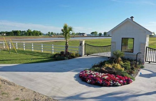 Kerens RV Rental | Site 22 @ Peninsula Point