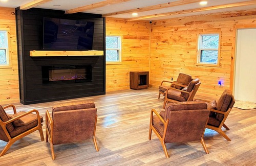 Wellsboro House | Site V Full Hookup up to 43ft