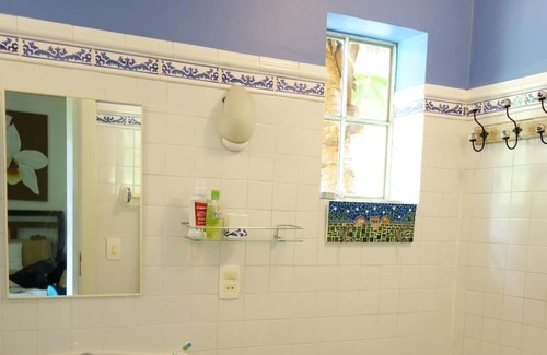 Araras House | Site with natural water pool and waterfalls