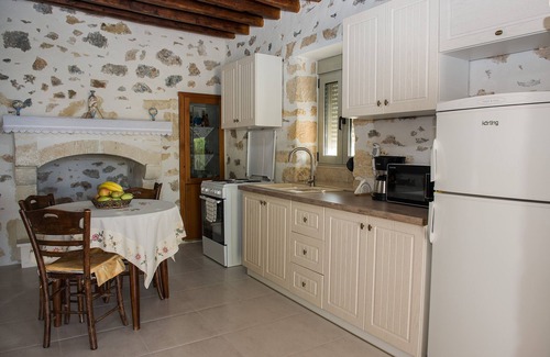 Zou House | Sitia Balcony View Villa- 10min from Beach
