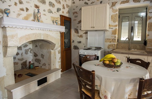 Zou House | Sitia Balcony View Villa- 10min from Beach