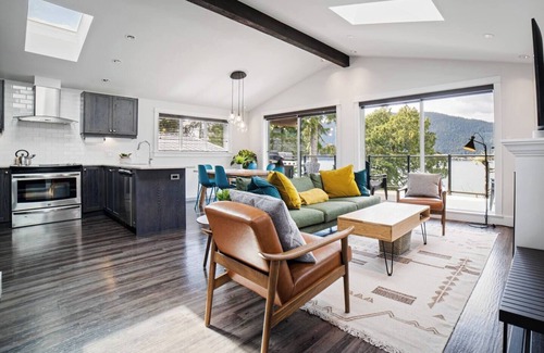 Port Renfrew House | Sitka House, A Modern Ocean Front Oasis