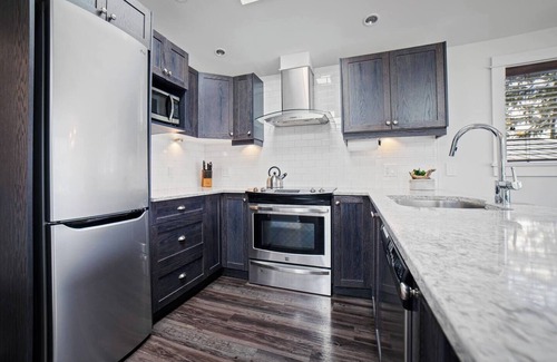 Port Renfrew House | Sitka House, A Modern Ocean Front Oasis