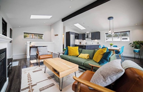 Port Renfrew House | Sitka House, A Modern Ocean Front Oasis