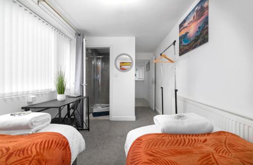 Sittingbourne Apartment | Sittingbourne Lodge, free car park - 4 Cars