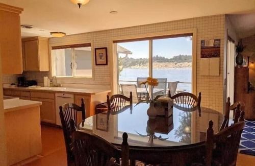 Florence House | Siuslaw Riverfront home, 3 bedroom, 2 bath, dog friendly - Dune it Right