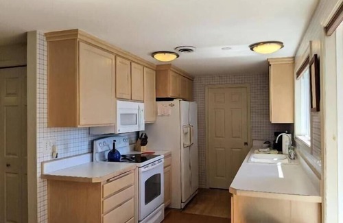 Florence House | Siuslaw Riverfront home, 3 bedroom, 2 bath, dog friendly - Dune it Right
