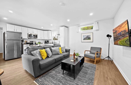 Phoenix Hill Apartment | Six 1-BR Units | Group-Friendly Stay Near NuLu!