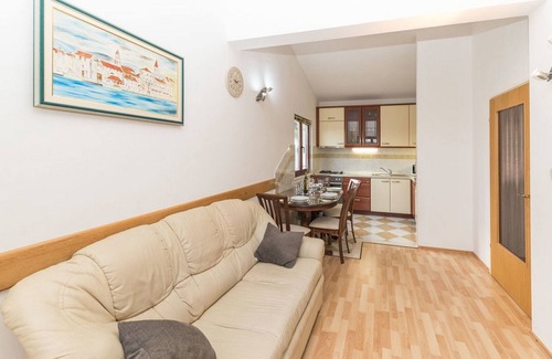 Seget House | Six Bedroom Holiday Home
