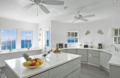 Prospect Villa | Six Bedroom villa positioned right on the cliff front facing the Ocean