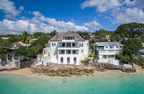 Prospect Villa | Six Bedroom villa positioned right on the cliff front facing the Ocean