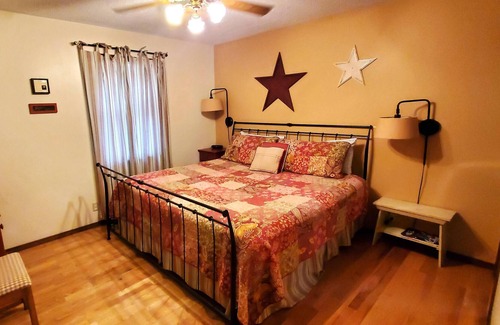 Holiday Island Condo | Six-Person Hot Tub, Lakeside, King Beds, Fireplace!