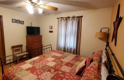 Holiday Island Condo | Six-Person Hot Tub, Lakeside, King Beds, Fireplace!