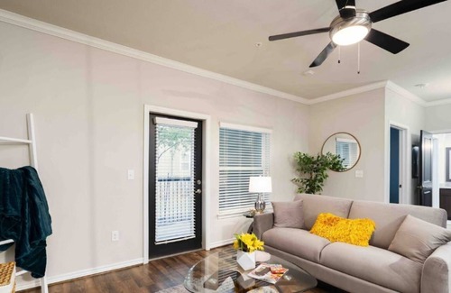 Wetmore Apartment | SixFlags/RIM/LaCantera/Shopping/TheDominion/RestaurantsNearby