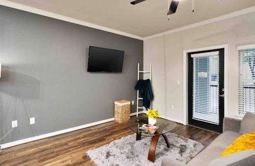 Wetmore Apartment | SixFlags/RIM/LaCantera/Shopping/TheDominion/RestaurantsNearby