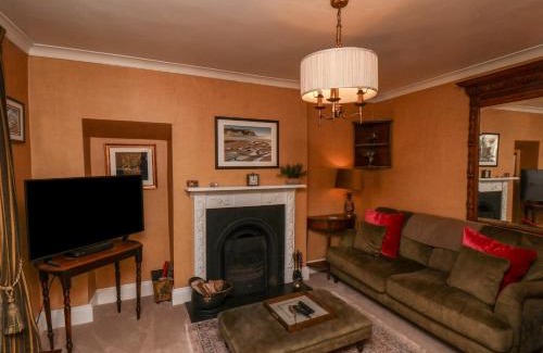 Pickering House | Sixpence Cottage