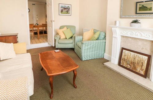 Uttoxeter House | SIXPENCE, pet friendly, character holiday cottage in Uttoxeter