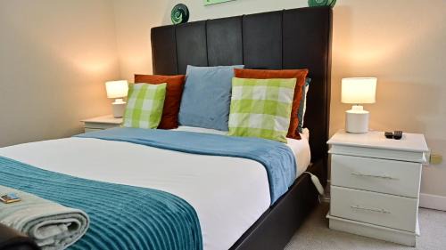 Northcliff House | Sizanazo Guest House - in the Heart of Northcliff Hill