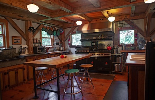 Orleans House | Skaket Beach - 4 BR/3 BA - Post and Beam Walk to Skaket