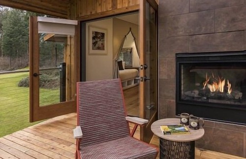 Stevenson House | Skamania Lodge! Free Parking, Onsite Pool, Hot Tub, Spa, Golf, Hiking