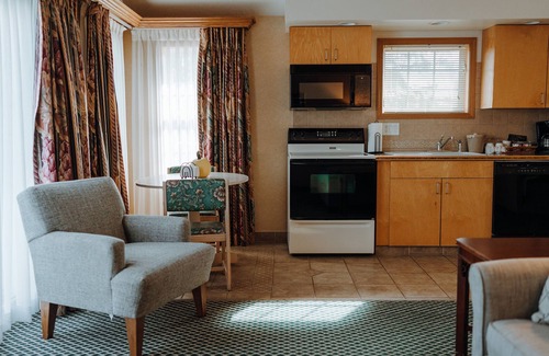 Sennett Hotel | Skaneateles Suites