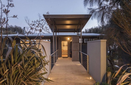 Skenes Creek House | Skenes Beach House - Stunning Ocean Views Amongst A Natural Bush Setting